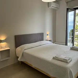Gasthuis Mira, Taormina